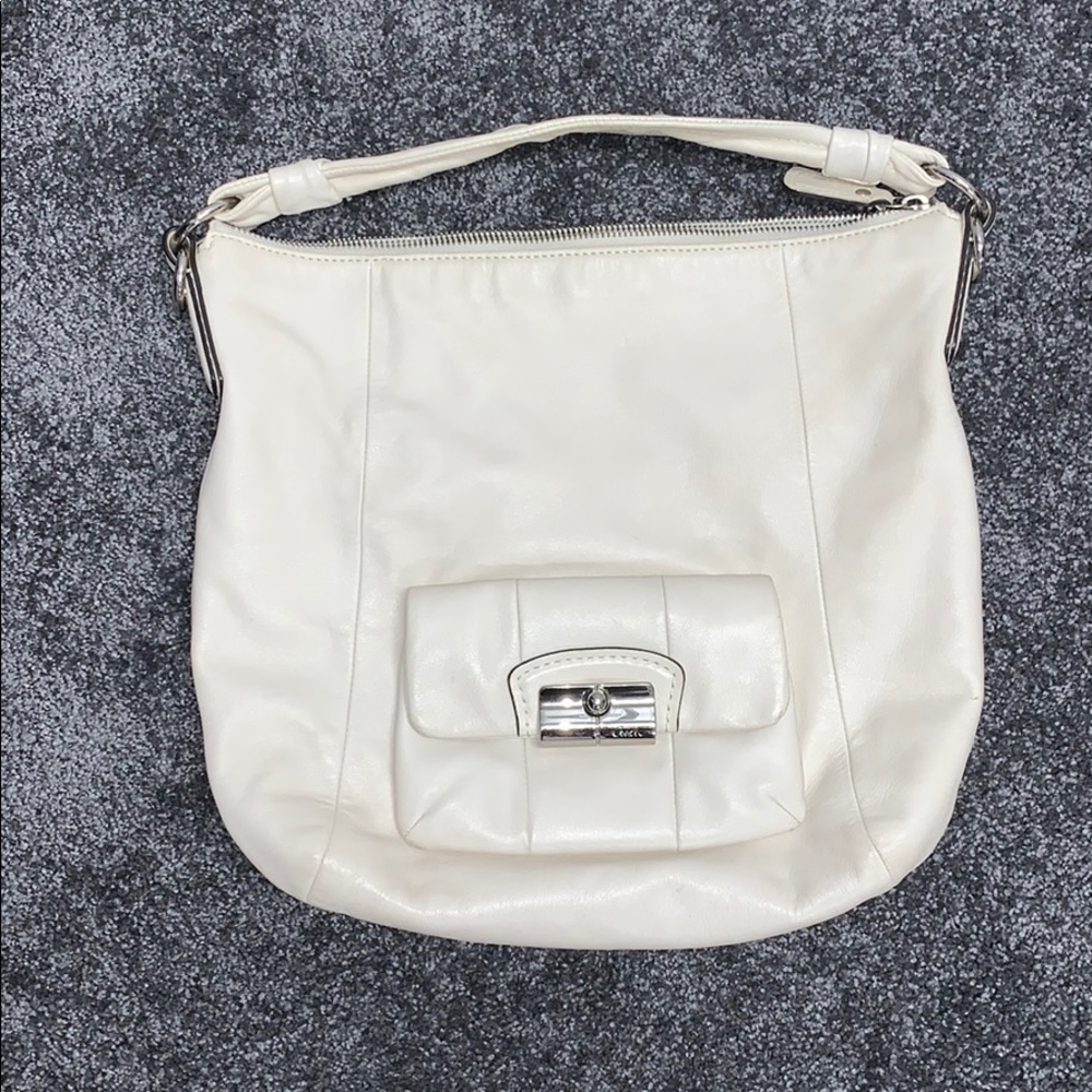 Vintage Coach White Leather Hobo Bag - Picture 4 of 11